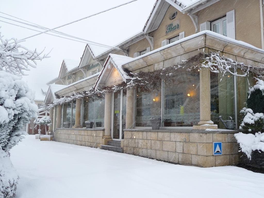 Logis L'Ayguelade Hotel Bielle Exterior photo