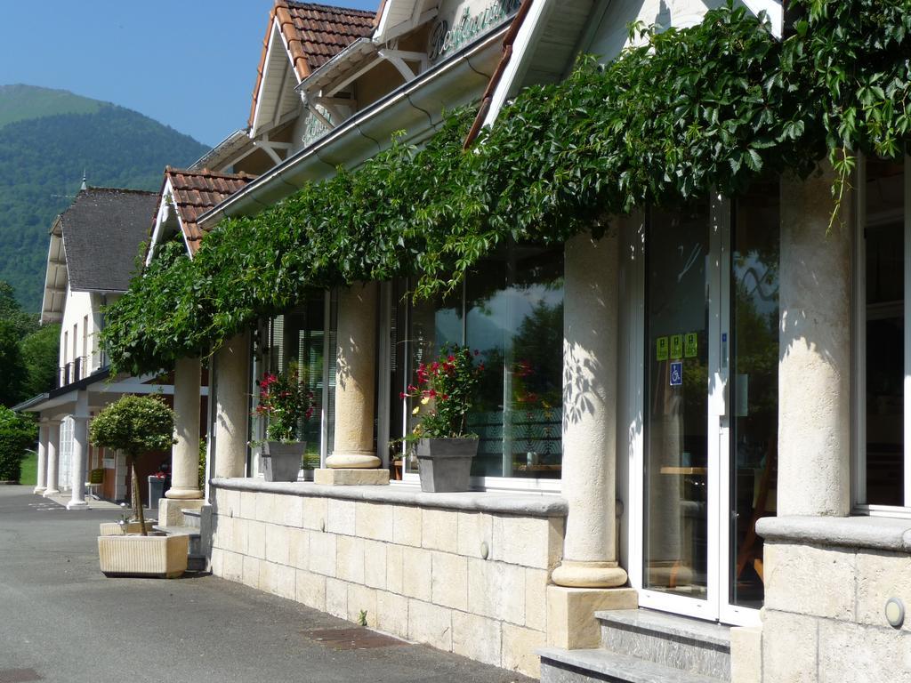 Logis L'Ayguelade Hotel Bielle Exterior photo